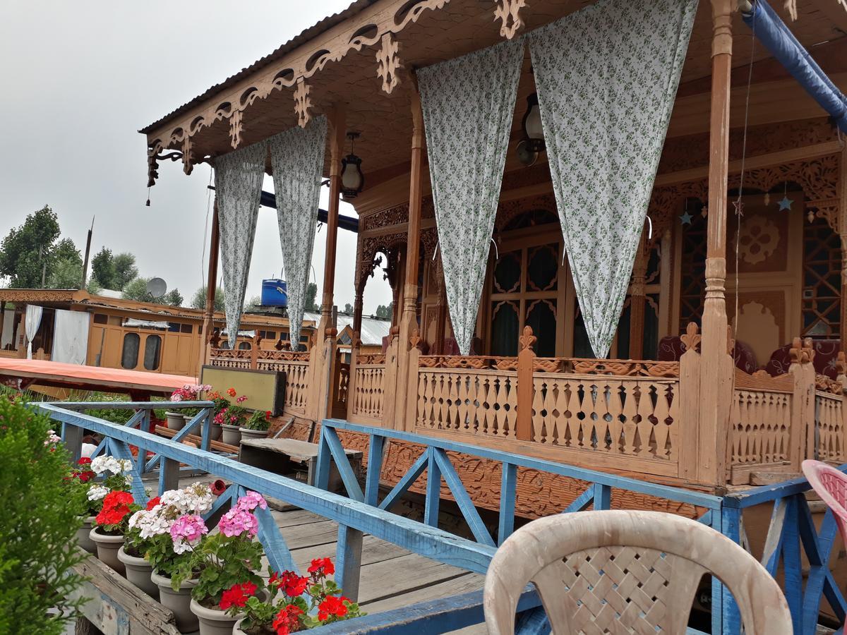 Heritage Geneva House Boat Srinagar  Exterior photo