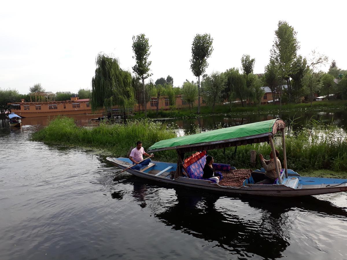 Heritage Geneva House Boat Srinagar  Exterior photo