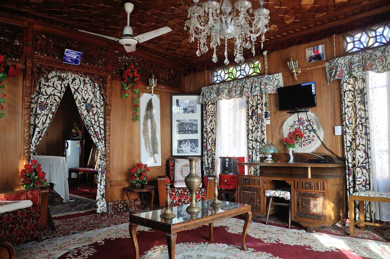 Heritage Geneva House Boat Srinagar  Exterior photo