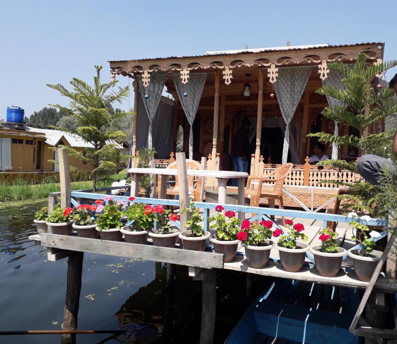Heritage Geneva House Boat Srinagar  Exterior photo